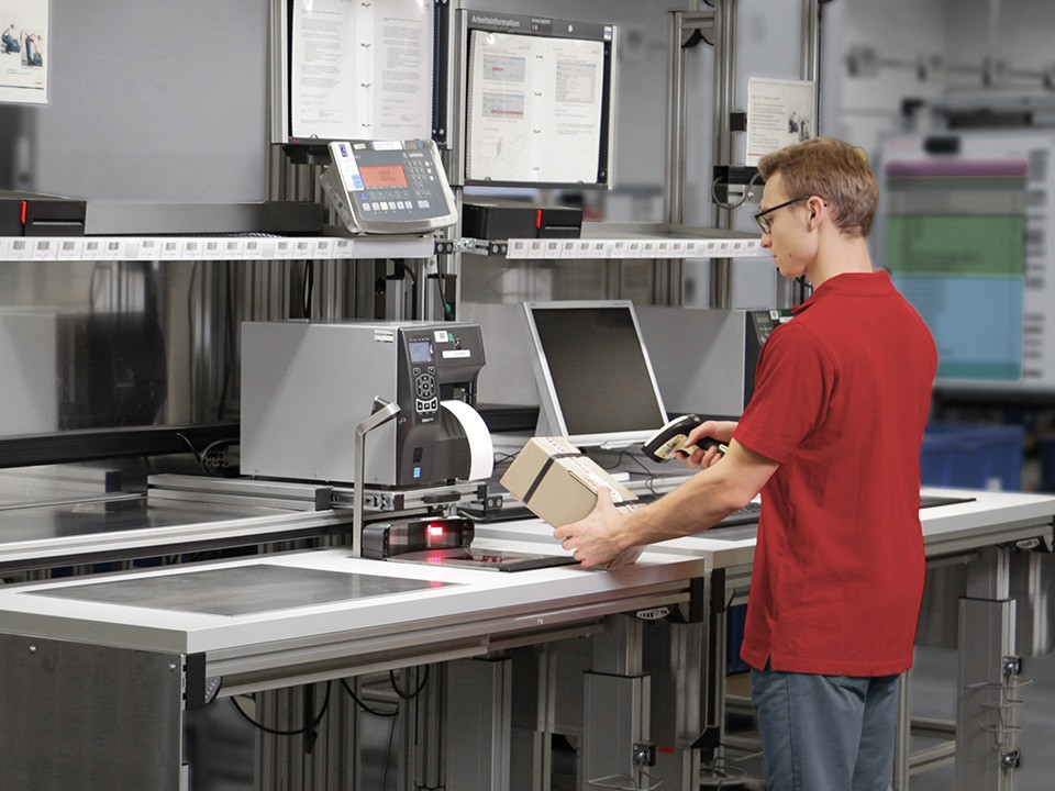 Verpackungsarbeitsplatz - FMS-Technik AG Verpackungsarbeitsplatz - FMS-Technik AG